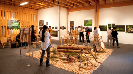 2012年７月に熊野で開かれた巡回写真展「人工林の美、林業の現場。」